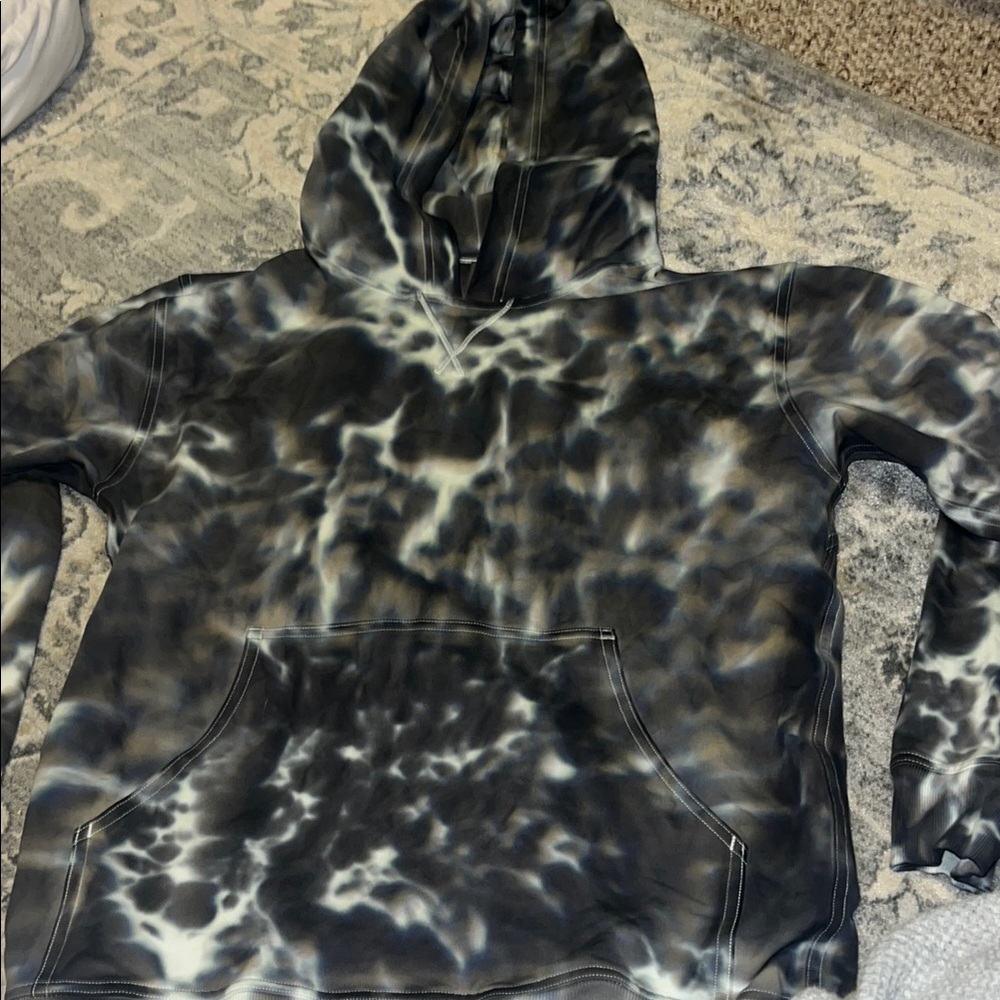 Lululemon Black and Gray Tie-Dye Hoodie